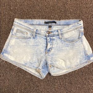 Buckle acid washed shorts 💕